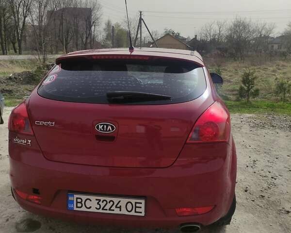 Красный Киа Сид, объемом двигателя 1.4 л и пробегом 282 тыс. км за 4800 $, фото 4 на Automoto.ua
