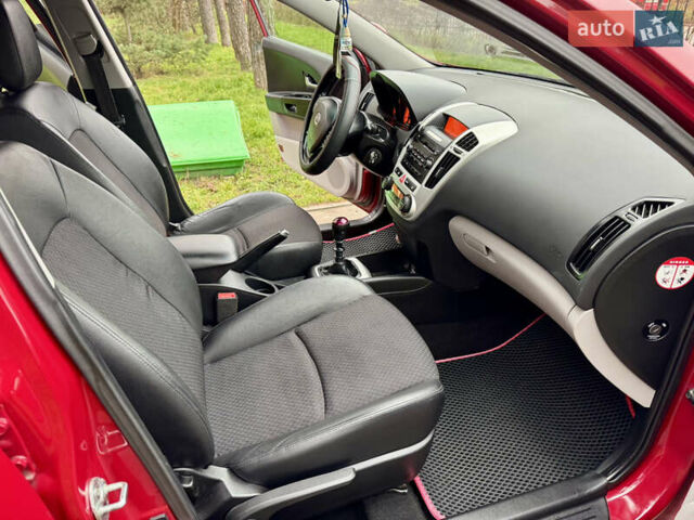 Червоний Кіа Сід, об'ємом двигуна 1.4 л та пробігом 214 тис. км за 5800 $, фото 38 на Automoto.ua