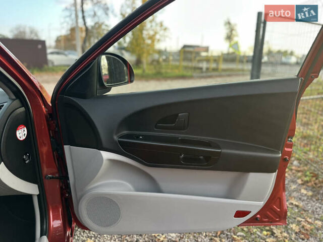 Красный Киа Сид, объемом двигателя 1.4 л и пробегом 224 тыс. км за 5600 $, фото 43 на Automoto.ua