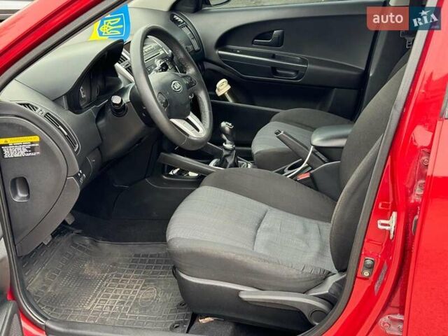 Красный Киа Сид, объемом двигателя 1.6 л и пробегом 267 тыс. км за 6890 $, фото 12 на Automoto.ua