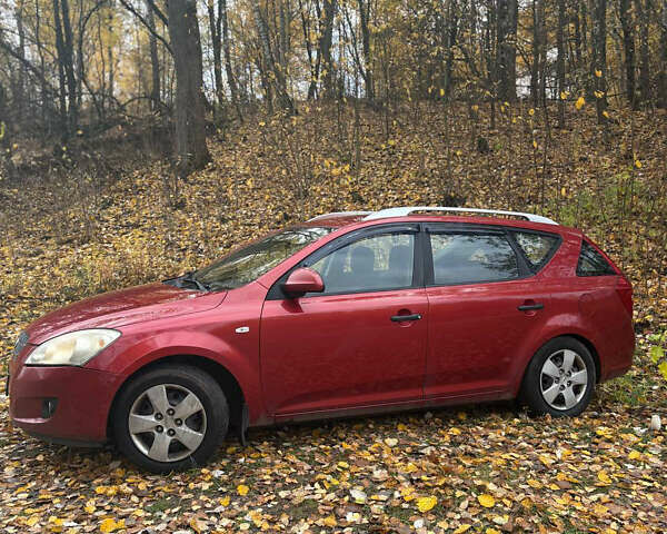 Кіа Сід 2009 у Ромнах на Automoto.ua Червоний Кіа Сід, об'ємом двигуна 1.4 л та пробігом 231 тис. км за 5500 $, фото 7 на Automoto.ua