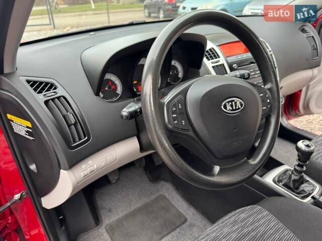 Червоний Кіа Сід, об'ємом двигуна 0 л та пробігом 108 тис. км за 5900 $, фото 34 на Automoto.ua