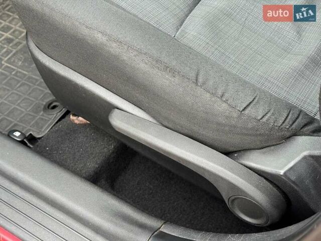 Красный Киа Сид, объемом двигателя 1.6 л и пробегом 267 тыс. км за 6890 $, фото 14 на Automoto.ua