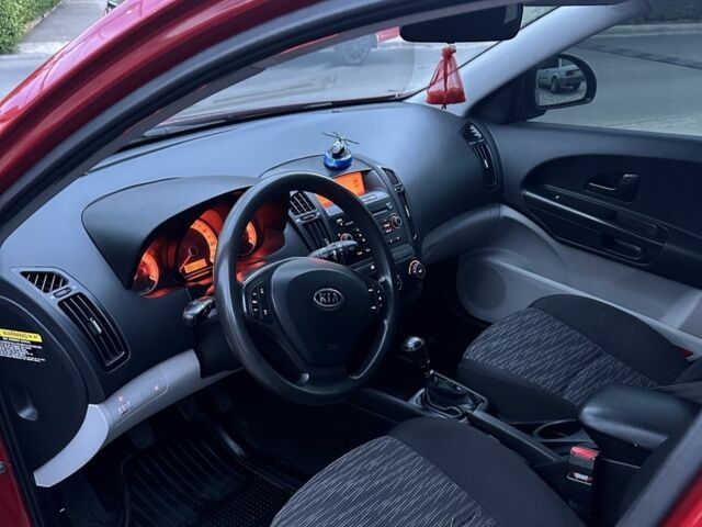 Червоний Кіа Сід, об'ємом двигуна 1.6 л та пробігом 270 тис. км за 5000 $, фото 3 на Automoto.ua