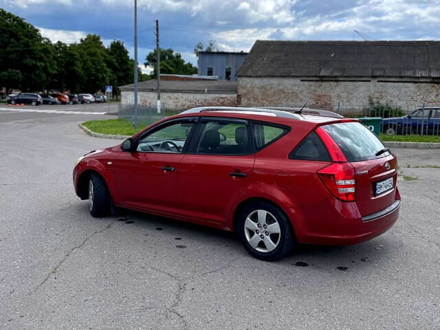 Красный Киа Сид, объемом двигателя 1.4 л и пробегом 224 тыс. км за 5200 $, фото 9 на Automoto.ua