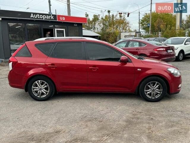 Красный Киа Сид, объемом двигателя 1.6 л и пробегом 267 тыс. км за 6890 $, фото 4 на Automoto.ua