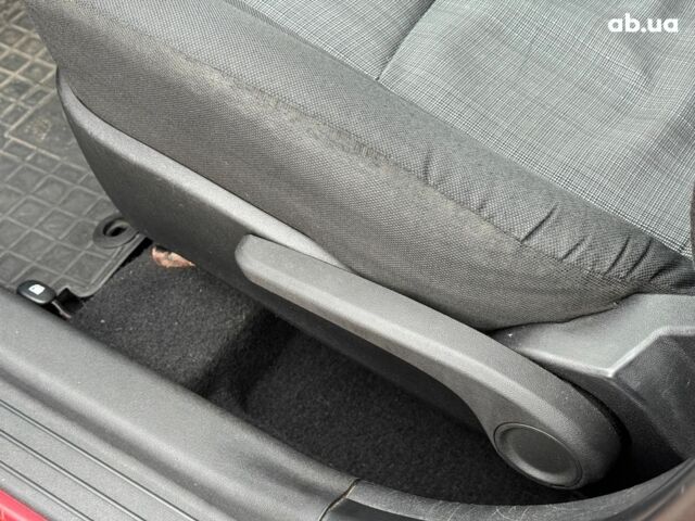 Красный Киа Сид, объемом двигателя 1.6 л и пробегом 267 тыс. км за 6890 $, фото 14 на Automoto.ua