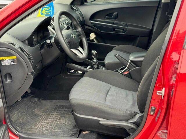 Киа Сид 2009 в Виннице на Automoto.ua Красный Киа Сид, объемом двигателя 1.6 л и пробегом 267 тыс. км за 6890 $, фото 13 на Automoto.ua