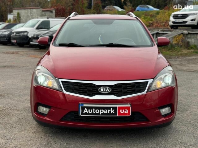 Красный Киа Сид, объемом двигателя 1.6 л и пробегом 267 тыс. км за 6890 $, фото 1 на Automoto.ua