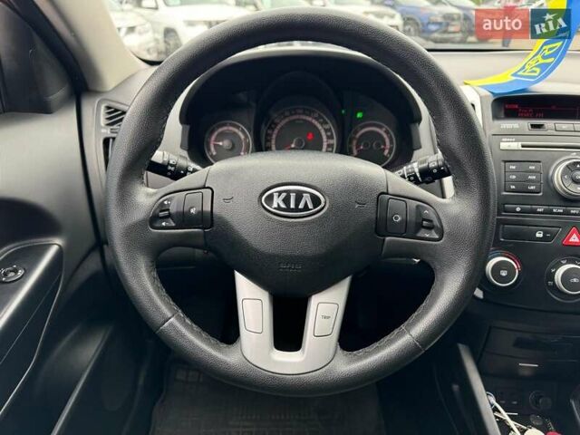 Красный Киа Сид, объемом двигателя 1.6 л и пробегом 267 тыс. км за 6890 $, фото 25 на Automoto.ua