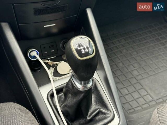 Красный Киа Сид, объемом двигателя 1.6 л и пробегом 267 тыс. км за 6890 $, фото 28 на Automoto.ua