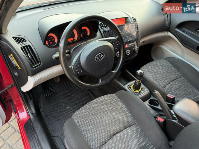 Червоний Кіа Сід, об'ємом двигуна 1.4 л та пробігом 217 тис. км за 4900 $, фото 23 на Automoto.ua