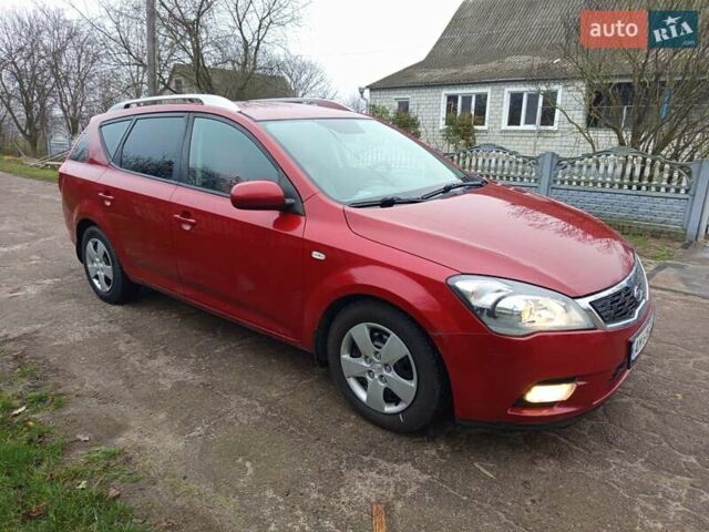 Красный Киа Сид, объемом двигателя 1.59 л и пробегом 308 тыс. км за 7200 $, фото 1 на Automoto.ua