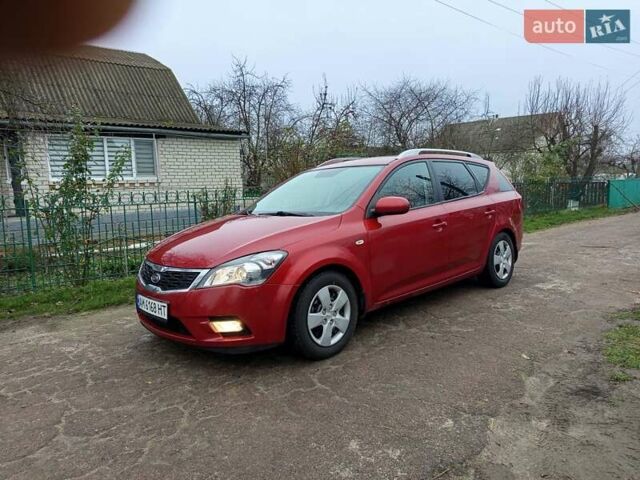 Красный Киа Сид, объемом двигателя 1.59 л и пробегом 308 тыс. км за 7200 $, фото 2 на Automoto.ua