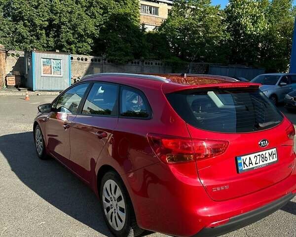 Киа Сид 2017 в Киеве на Automoto.ua Красный Киа Сид, объемом двигателя 1.58 л и пробегом 273 тыс. км за 8000 $, фото 3 на Automoto.ua