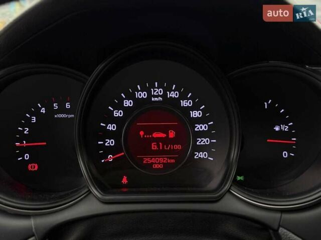 Красный Киа Сид, объемом двигателя 1.58 л и пробегом 254 тыс. км за 9800 $, фото 12 на Automoto.ua