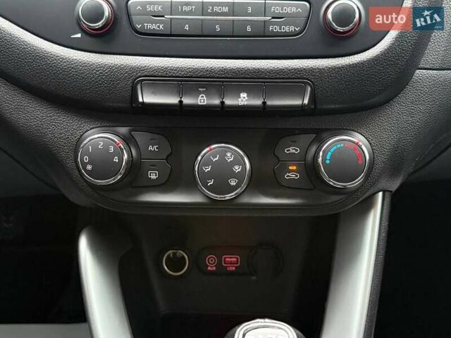 Красный Киа Сид, объемом двигателя 1.58 л и пробегом 254 тыс. км за 9800 $, фото 14 на Automoto.ua