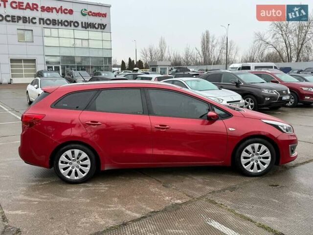 Красный Киа Сид, объемом двигателя 1.58 л и пробегом 254 тыс. км за 9800 $, фото 3 на Automoto.ua