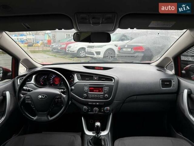 Красный Киа Сид, объемом двигателя 1.58 л и пробегом 254 тыс. км за 9800 $, фото 10 на Automoto.ua