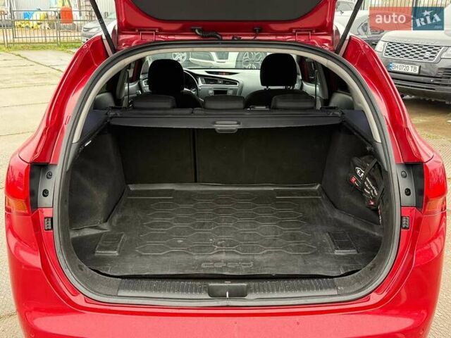 Красный Киа Сид, объемом двигателя 1.58 л и пробегом 254 тыс. км за 9800 $, фото 17 на Automoto.ua