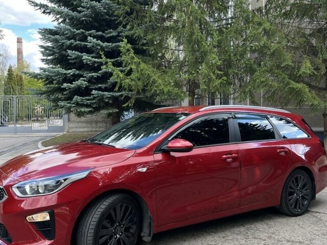 Красный Киа Сид, объемом двигателя 1 л и пробегом 56 тыс. км за 10800 $, фото 5 на Automoto.ua