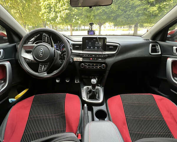 Красный Киа Сид, объемом двигателя 1 л и пробегом 56 тыс. км за 10800 $, фото 27 на Automoto.ua