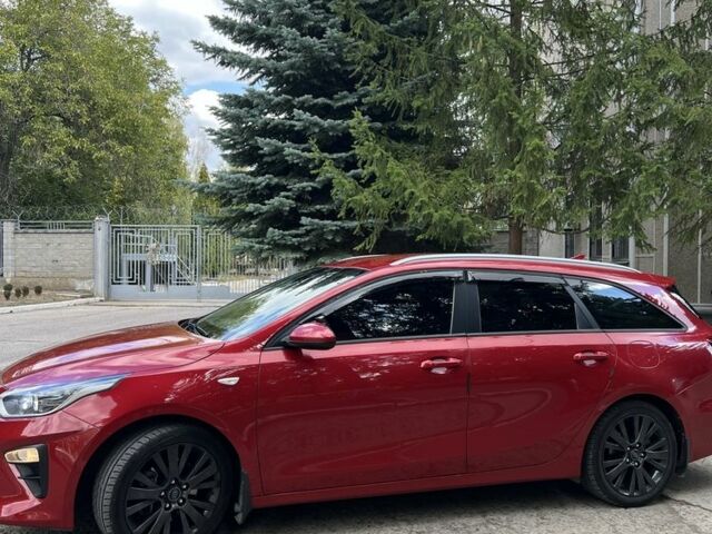 Красный Киа Сид, объемом двигателя 1 л и пробегом 56 тыс. км за 10800 $, фото 6 на Automoto.ua