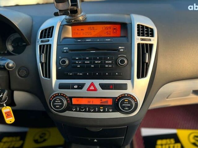 Киа Сид, объемом двигателя 4.25 л и пробегом 150 тыс. км за 7700 $, фото 10 на Automoto.ua