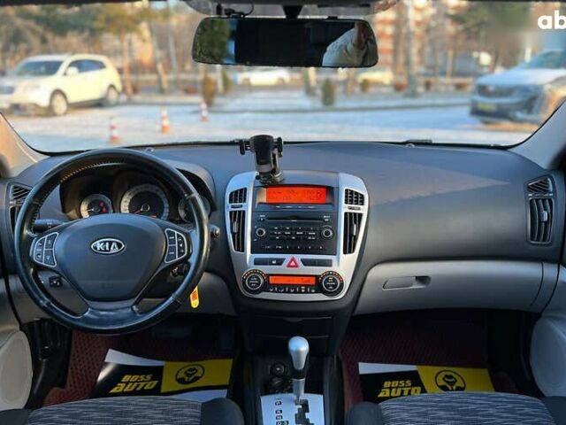 Киа Сид, объемом двигателя 4.25 л и пробегом 150 тыс. км за 7700 $, фото 12 на Automoto.ua