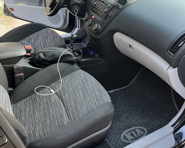 Кіа Сід, об'ємом двигуна 1.6 л та пробігом 175 тис. км за 5650 $, фото 14 на Automoto.ua