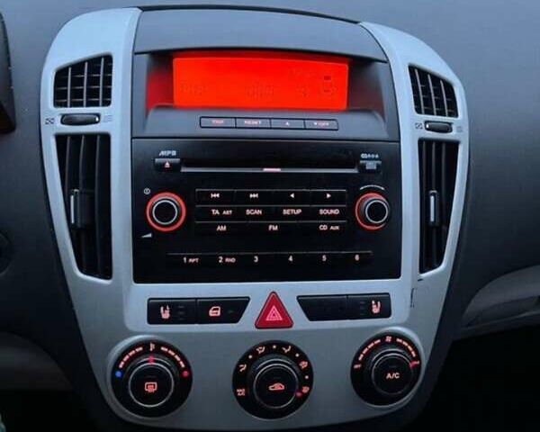 Киа Сид, объемом двигателя 1.6 л и пробегом 305 тыс. км за 4100 $, фото 10 на Automoto.ua