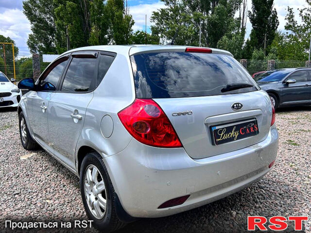 Киа Сид, объемом двигателя 2 л и пробегом 272 тыс. км за 6700 $, фото 5 на Automoto.ua