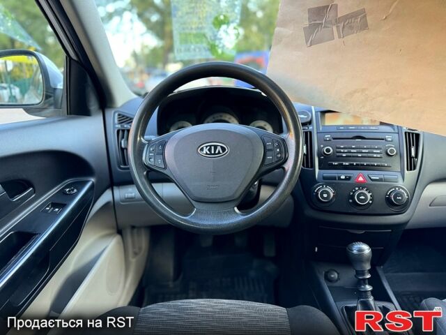 Кіа Сід, об'ємом двигуна 1.4 л та пробігом 257 тис. км за 5300 $, фото 7 на Automoto.ua