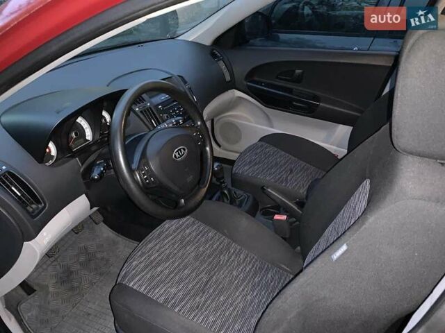 Киа Сид, объемом двигателя 1.4 л и пробегом 166 тыс. км за 6500 $, фото 3 на Automoto.ua