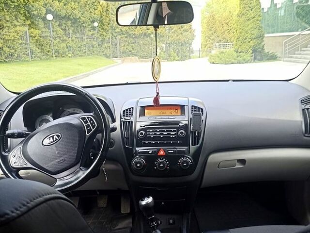 Киа Сид, объемом двигателя 1.4 л и пробегом 219 тыс. км за 5800 $, фото 9 на Automoto.ua