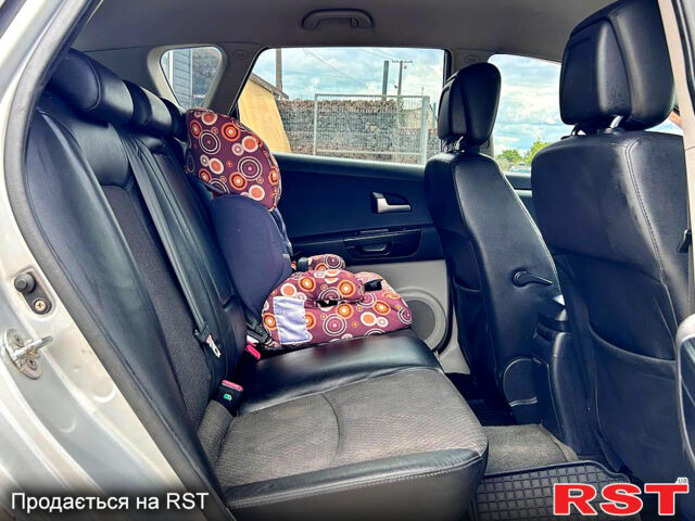Киа Сид, объемом двигателя 2 л и пробегом 272 тыс. км за 6700 $, фото 10 на Automoto.ua
