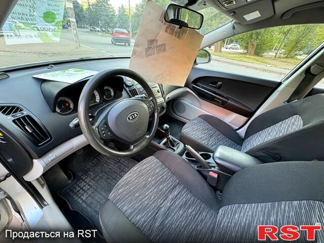 Кіа Сід, об'ємом двигуна 1.4 л та пробігом 257 тис. км за 5300 $, фото 5 на Automoto.ua
