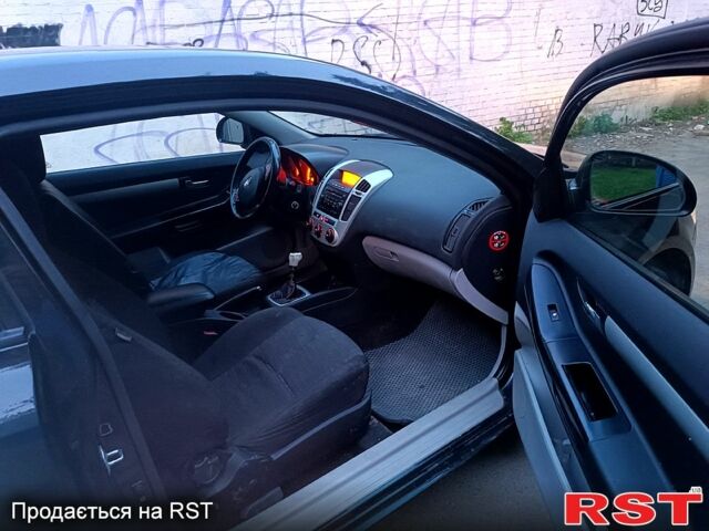 Киа Сид, объемом двигателя 1.6 л и пробегом 123 тыс. км за 1800 $, фото 2 на Automoto.ua