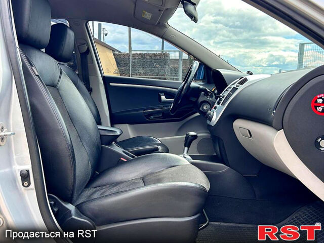 Киа Сид, объемом двигателя 2 л и пробегом 272 тыс. км за 6700 $, фото 11 на Automoto.ua