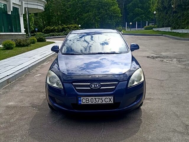 Киа Сид, объемом двигателя 1.4 л и пробегом 219 тыс. км за 5800 $, фото 1 на Automoto.ua