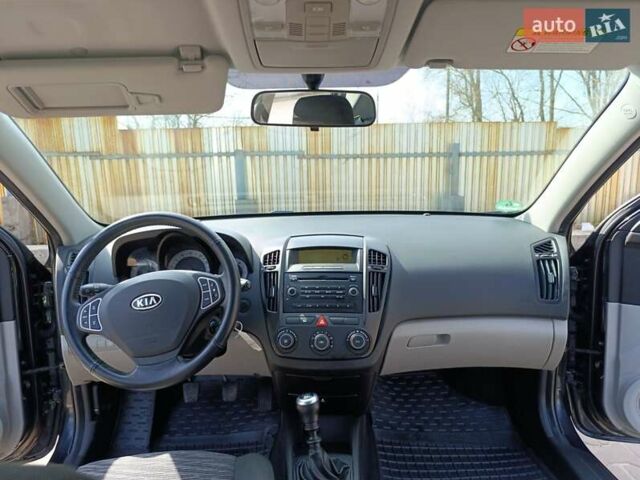 Киа Сид, объемом двигателя 1.6 л и пробегом 127 тыс. км за 6200 $, фото 13 на Automoto.ua