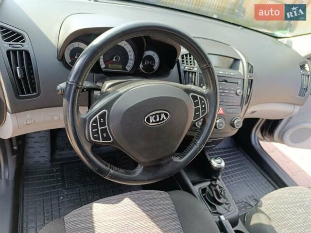 Киа Сид, объемом двигателя 1.6 л и пробегом 127 тыс. км за 6200 $, фото 21 на Automoto.ua