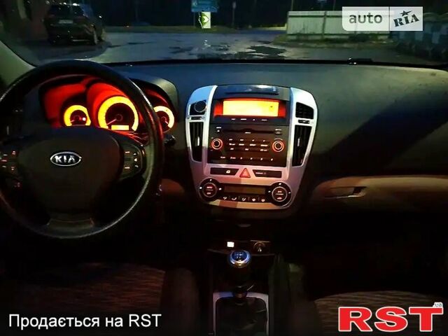 Киа Сид, объемом двигателя 1.4 л и пробегом 233 тыс. км за 6000 $, фото 6 на Automoto.ua