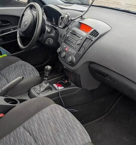 Киа Сид, объемом двигателя 0 л и пробегом 129 тыс. км за 5500 $, фото 6 на Automoto.ua