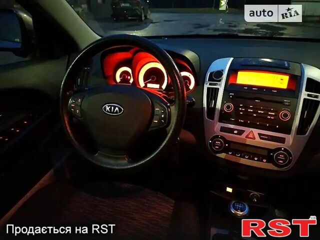 Киа Сид, объемом двигателя 1.4 л и пробегом 233 тыс. км за 6000 $, фото 5 на Automoto.ua