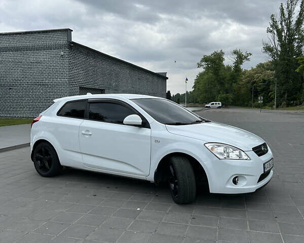 Киа Сид, объемом двигателя 1.6 л и пробегом 282 тыс. км за 6900 $, фото 4 на Automoto.ua