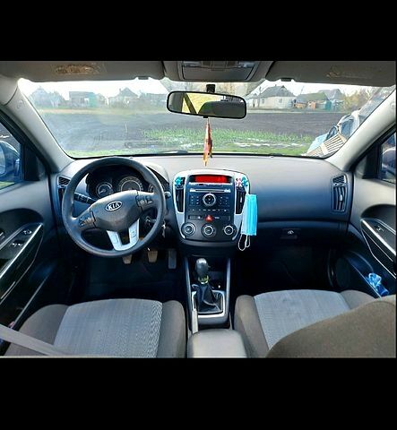 Киа Сид, объемом двигателя 14 л и пробегом 240 тыс. км за 6000 $, фото 3 на Automoto.ua