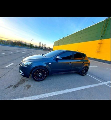 Киа Сид, объемом двигателя 14 л и пробегом 240 тыс. км за 6000 $, фото 1 на Automoto.ua