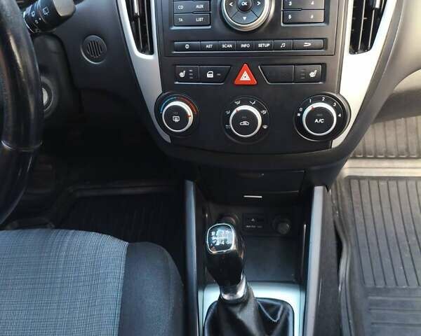 Киа Сид, объемом двигателя 1.6 л и пробегом 268 тыс. км за 6200 $, фото 14 на Automoto.ua