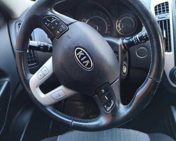 Киа Сид, объемом двигателя 1.6 л и пробегом 268 тыс. км за 6200 $, фото 9 на Automoto.ua